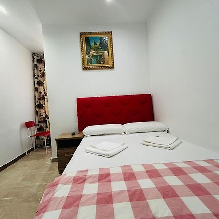 Hostal Granvia 628 巴塞罗那 外观 照片